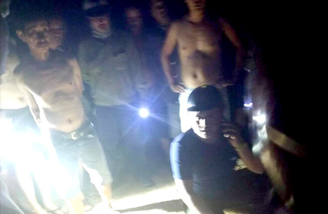 Dân vây bắt nghi can sát hại cô gái bán dâm sau cuộc