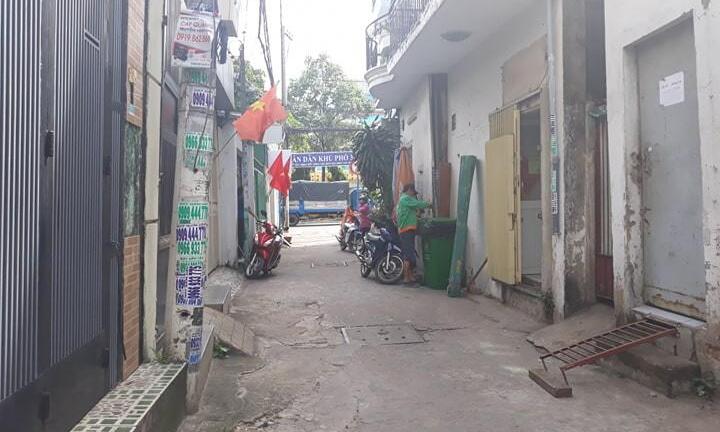 Thanh niên nằm bất động giữa nhà sau khi than buồn chán trên mạng xã hội