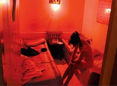 Giải cứu 8 phụ nữ Việt