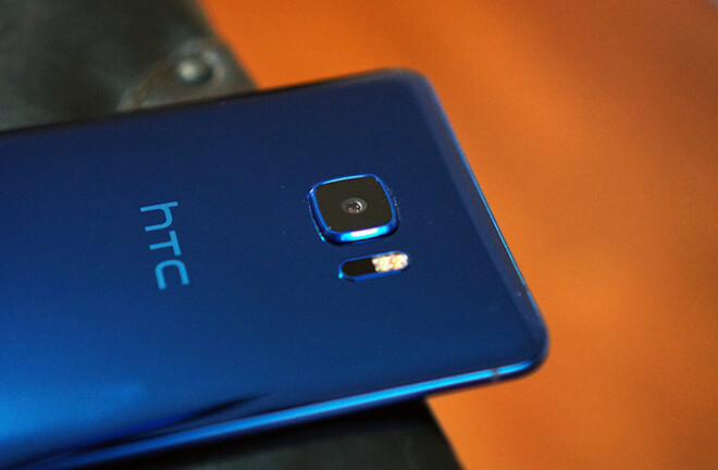 Kinh doanh bết bát, HTC chật vật cả năm không bằng Apple làm 1 ngày