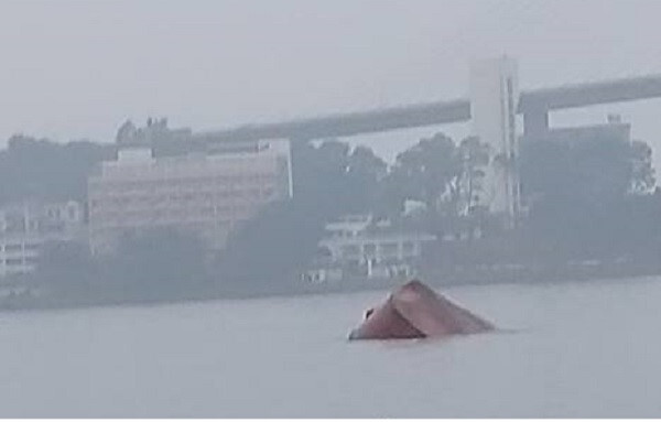 Vụ tàu chở xi măng gãy đôi khi va chạm với tàu nước ngoài: Thuyền trưởng tử vong