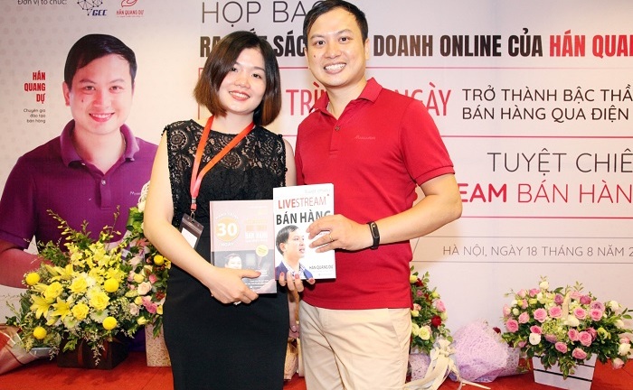 Buổi ra mắt 2 cuốn sách về kinh doanh online của thầy Hán Quang Dự