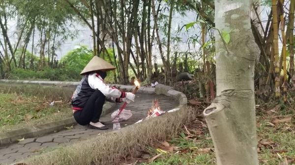 Danh tính thi thể phụ nữ trẻ bán khỏa thân ở vườn hoa Hà Đông