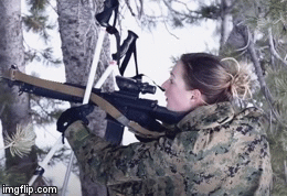 Nữ lính thủy đánh bộ đầu tiên vượt qua khóa huấn luyện mùa đông khắc nghiệt của Mỹ