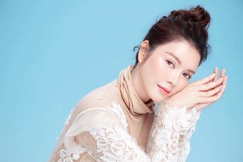 Lý Nhã Kỳ gây thương nhớ với phong cách thời trang gợi cảm