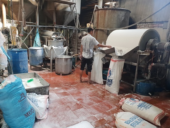 TP. HCM: Phát hiện hơn 2 tấn bún cũ, bún thải trộn hóa chất bán ra thị trường