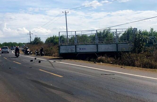 Xe tải gãy trục lao vào xe máy, 3 chị em ruột bị cán chết thương tâm