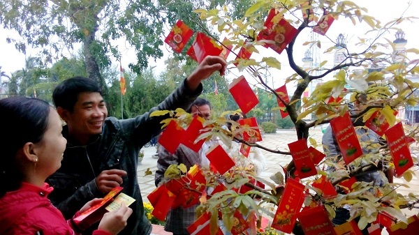 Hái lộc đầu năm như thế nào cho đúng để hút may mắn, tài lộc về nhà?