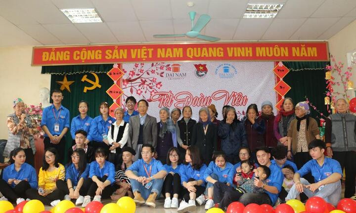 Tết Đoàn viên xúc động, ấm tình người tại Trại phong Xuân Mai