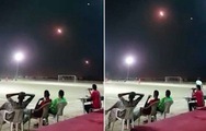 Video: Cầu thủ Yemen với trái bóng dưới chân, tên lửa trên đầu