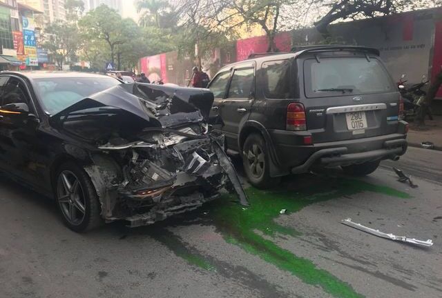 Xe Ford Escape