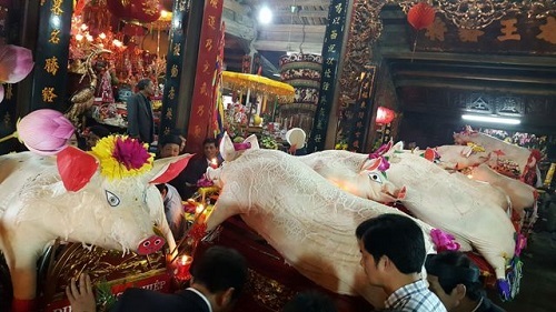 Chuyện ít biết về lễ rước “ông lợn” trong đêm