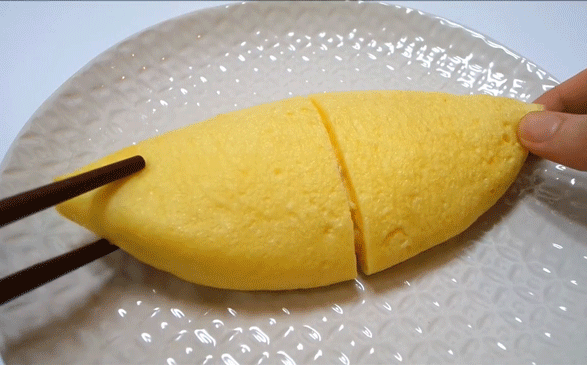 Món ngon mỗi ngày: Biến tấu với trứng chiên phô mai lạ mà ngon