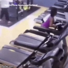 Video: Vừa tập vừa chỉnh quần, cô gái ngã đập mặt vào máy chạy bộ, văng xa vài mét