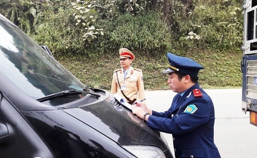 Tiếp tục phát hiện 8 tài xế xe tải, xe khách dương tính với ma túy