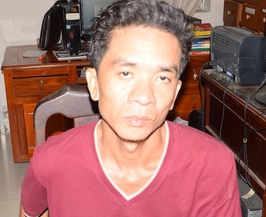 Tạm giam gã