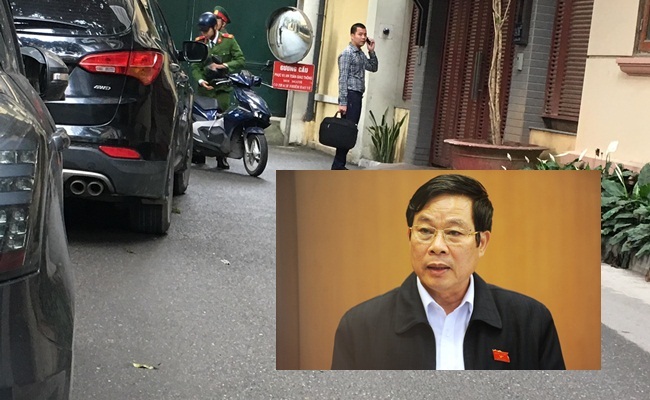 Video: Khám nhà cựu Bộ trưởng Bộ Thông tin và Truyền thông Nguyễn Bắc Son