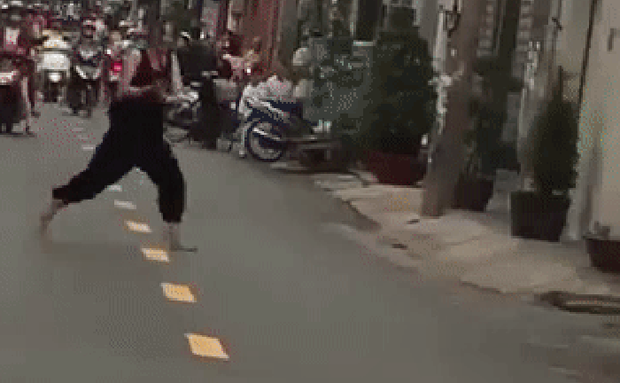 Diễn biến bất ngờ vụ phụ nữ nghi “ngáo đá” vác dao chém gục thanh niên