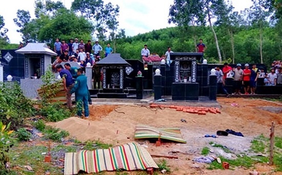 Người phụ nữ chết bất thường ở nghĩa địa: Con trai tâm thần sát hại mẹ ruột vì cho rằng ma nhập