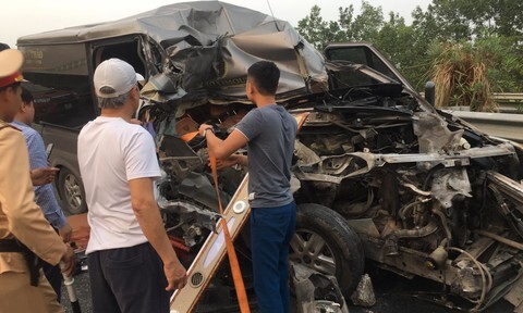 Vụ xe 16 chỗ va chạm container trên cao tốc: Hai nạn nhân tử vong là chiến sĩ công an và bác sĩ