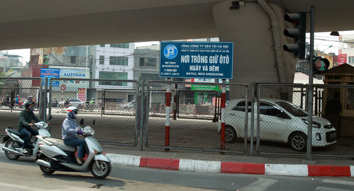 Hà Nội đề xuất trông xe dưới gầm cầu: Bộ Giao thông Vận tải nói gì?