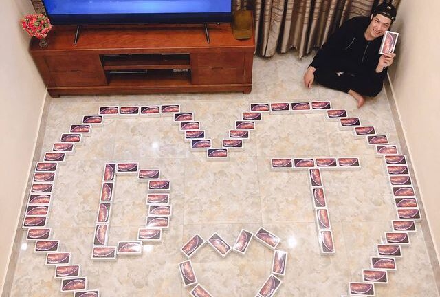 Thanh niên mua 99 hộp socola “iPhone XS Max” làm quà siêu “độc” tặng người yêu nhân ngày 8/3