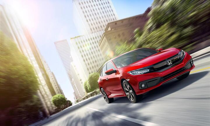 Đến Honda Ôtô Gia Lai, cảm nhận ngay Civic 2019: 3 biến thể, thêm công nghệ, đổi thiết kế