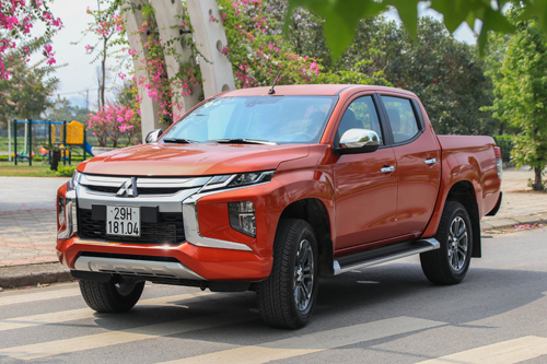 Trước giờ phí trước bạ tăng gấp 3 lần, thị trường xe bán tải tung nhiều khuyến mại