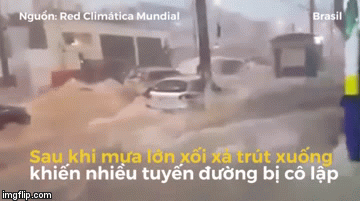 Video: Cận cảnh trận lũ kinh hoàng cuốn trôi mọi ôtô trên đường