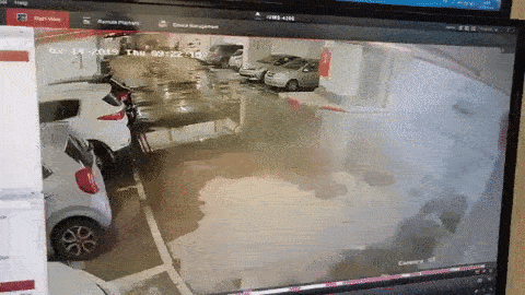 Video: Hyundai Tucson lao như tên bắn, đâm nát Kia Morning tại bãi đỗ xe