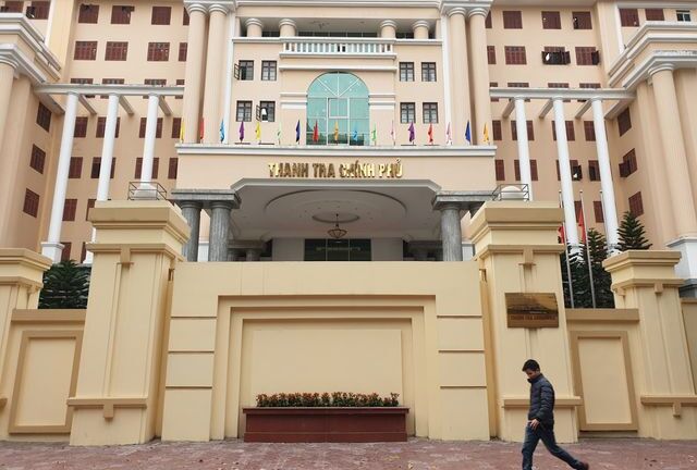 Cán bộ Thanh tra Chính phủ bị cho thôi việc vì nhận hàng trăm triệu đồng của mẹ liệt sỹ