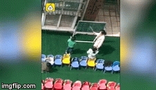 Video: Phẫn nộ cô giáo mầm non dùng thước quật liên tiếp vào đầu trẻ