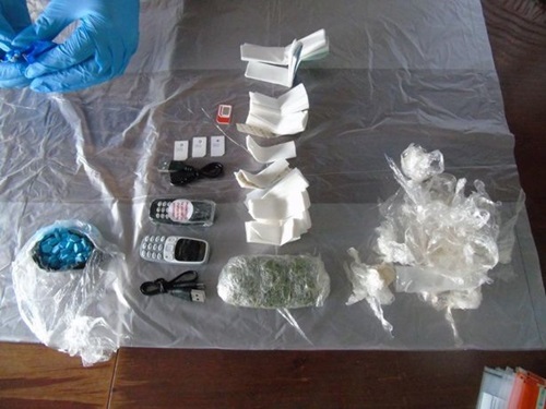 Anh: Kinh hoàng cách mới để tuồn ma túy, điện thoại vào tù của tội phạm