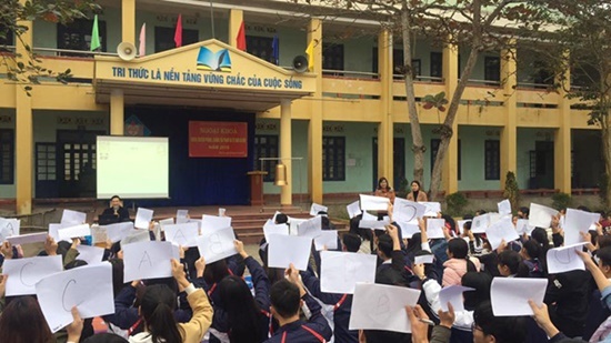 Gần 600 học sinh THPT ở Quảng Ninh đồng loạt nghỉ học vì sợ chuyển trường