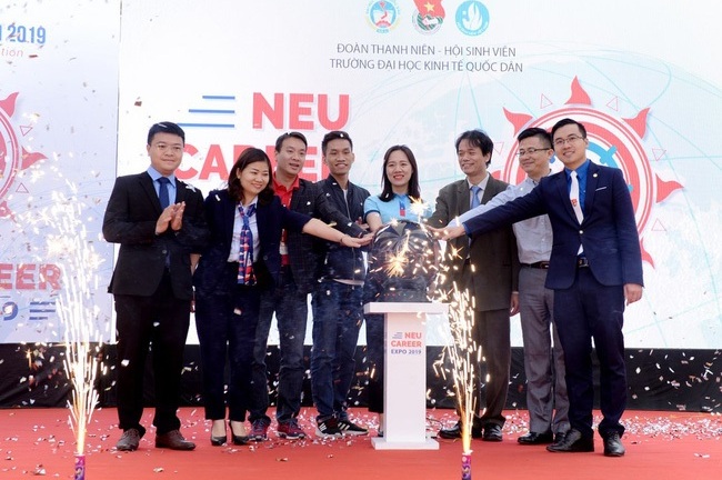 Tân Á Đại Thành mang đến nhiều cơ hội việc làm tại NEU CAREER EXPO 2019