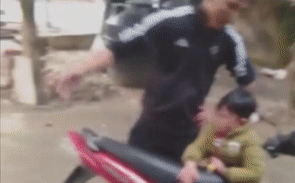 Vụ bố tát đôm đốp vào mặt con trai 5 tuổi: Hành động bất ngờ của vợ cũ