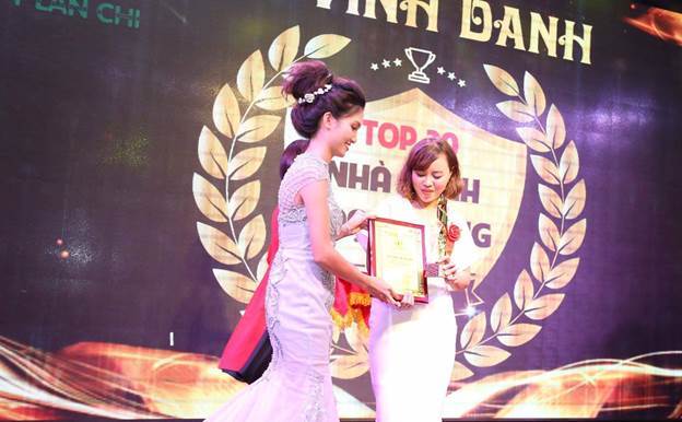 Bỏ bán thịt lợn, vợ chồng trẻ thu hơn trăm triệu mỗi tháng  nhờ kinh doanh online