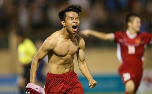 Video: Bàn thắng vàng của Xuân Tạo giúp Việt Nam đăng quang chức vô địch U19 Quốc tế