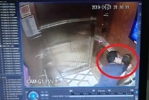 Truy tìm người đàn ông nghi sàm sỡ bé gái trong thang máy ở TP.HCM