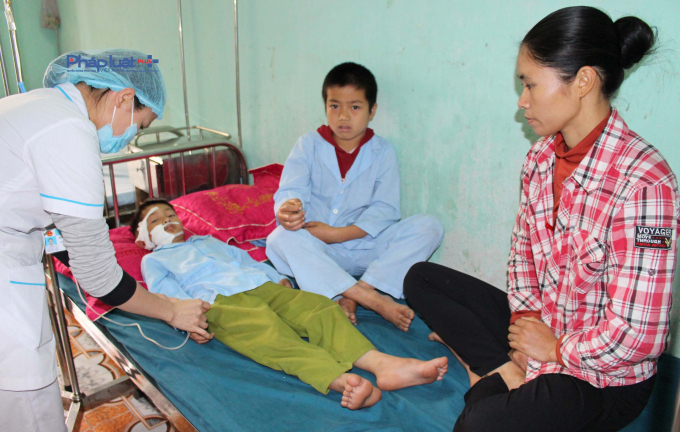 Chó dữ tấn công hai cháu bé ở Hà Giang