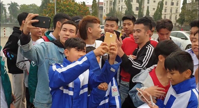 Vụ Khá Bảnh bị bắt: Đến lúc Youtube và Facebook nên đăng tải những clip chuẩn mực đạo đức