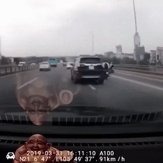 Video: Ô tô chạy với tốc độ như 