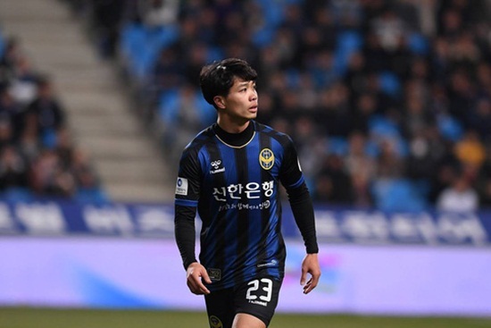 Công Phượng nhận nhiều lời khen sau trận đấu được đá chính cho Incheon United