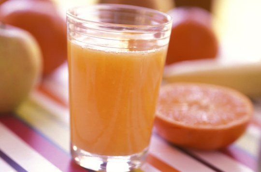 Uống ước ép trái cây 3 tuần liền, người phụ nữ bị tổn thương não vĩnh viễn