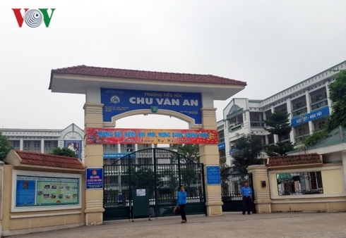 Vụ thịt gà ôi thiu vào trường học: Phụ huynh lo, hiệu trưởng im lặng?
