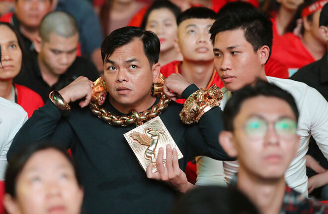 Phúc XO – đại gia đeo nhiều vàng nhất Việt Nam nổi đình đám trên mạng xã hội thế nào?
