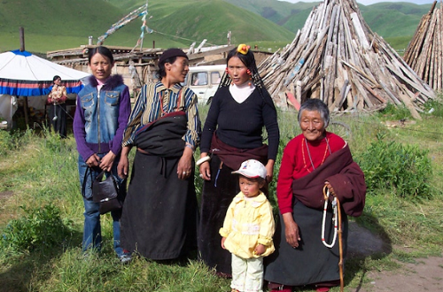 “Chìa khóa hạnh phúc” của gia đình bốn thế hệ ở Tây Tạng