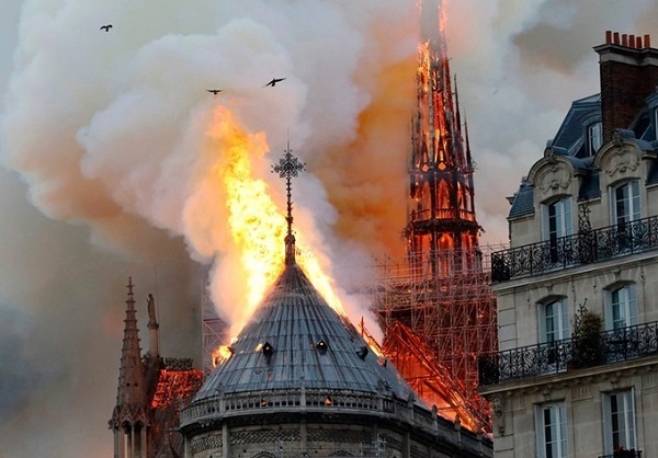 Lật lại những thảm kịch xảy ra cùng ngày vụ cháy Nhà thờ Đức Bà Paris