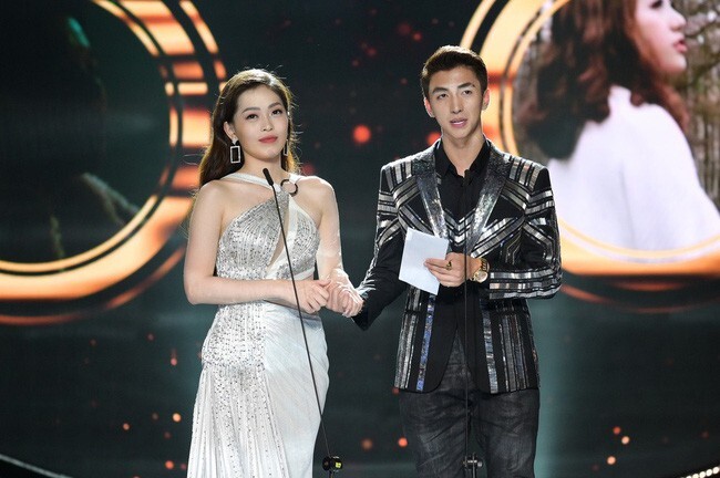 Diễn viên Bình An bất ngờ tỏ tình với Á hậu Phương Nga trên sóng trực tiếp