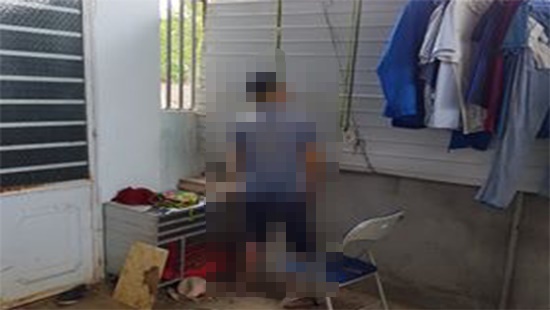 Người đàn ông chết trong tư thế treo cổ sau nhà: Thư tuyệt mệnh viết gì?